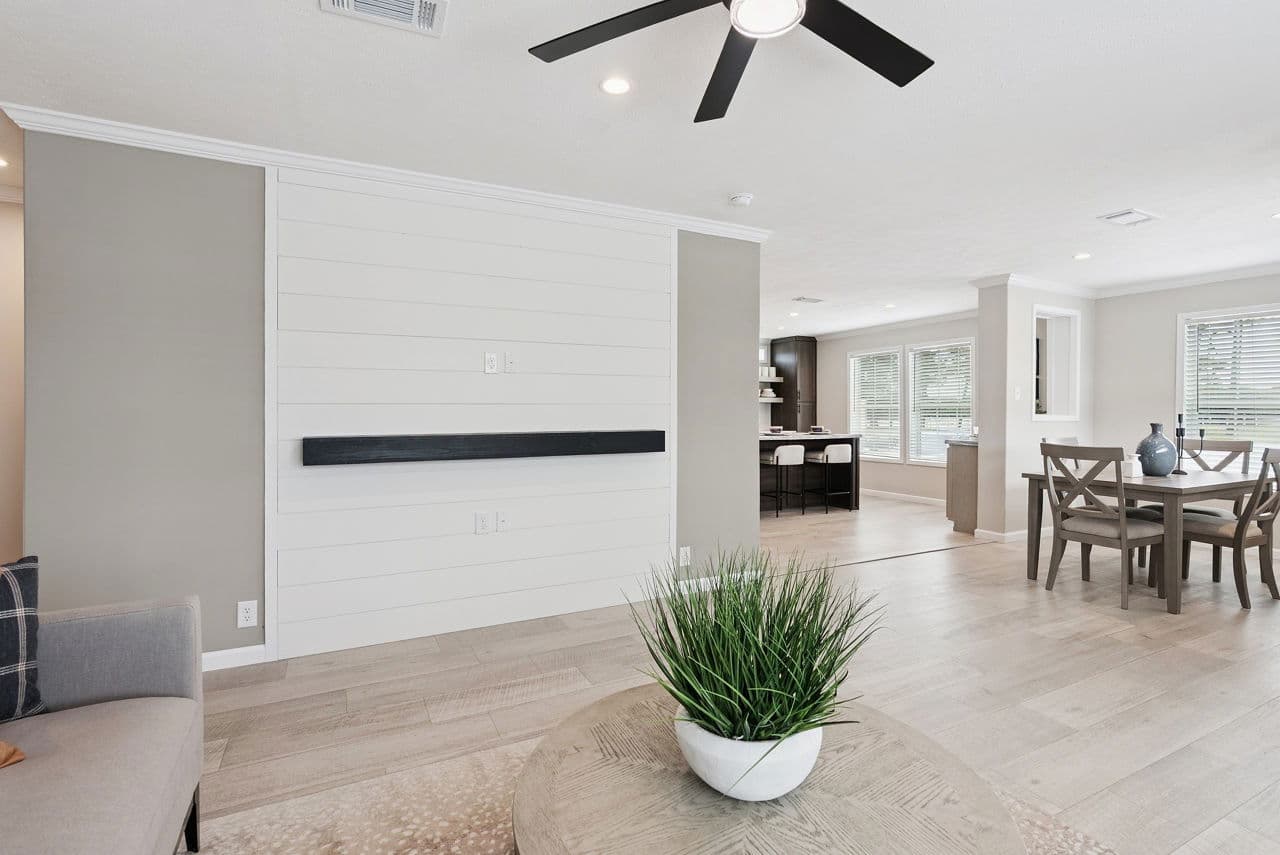 Driftwood interior home features