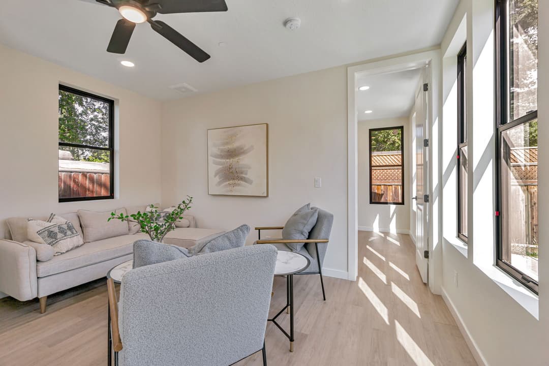 The piedmont (34') interior home features