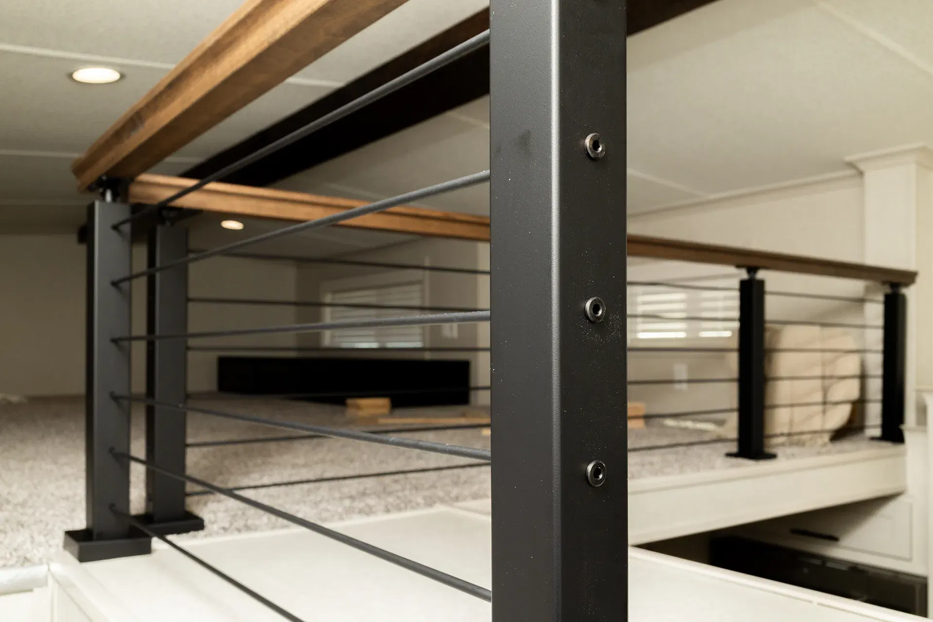 Eldorado 9033 interior home features