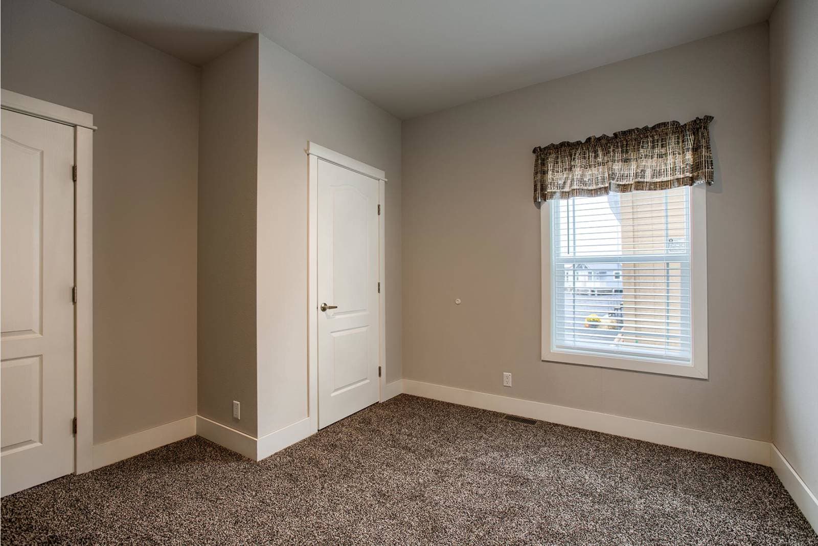 Pika scc643 bedroom home features