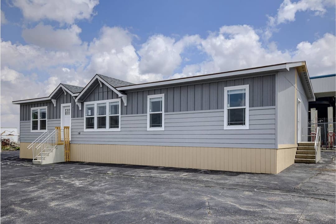 Hidden valley hv2866 exterior, elevation, and hero home features