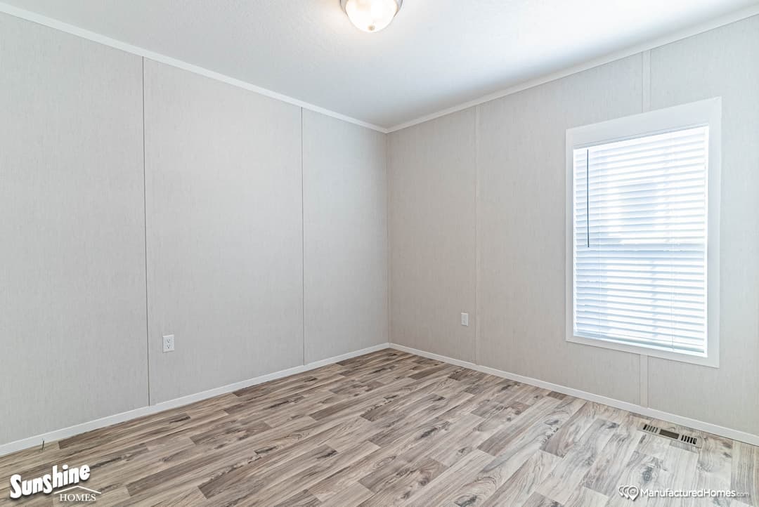 Arc1680-8004 bedroom home features