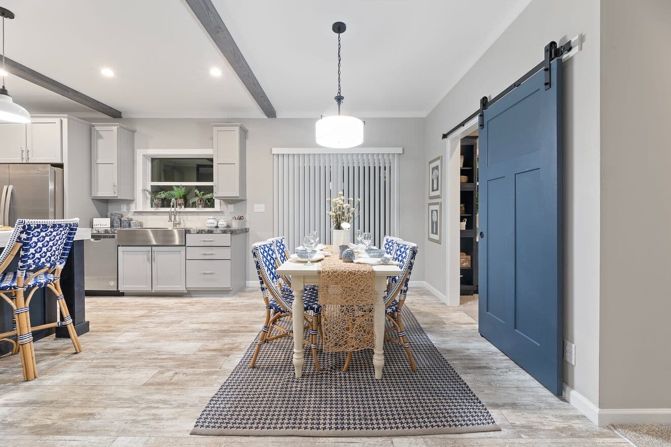 Buncic 28684b interior home features