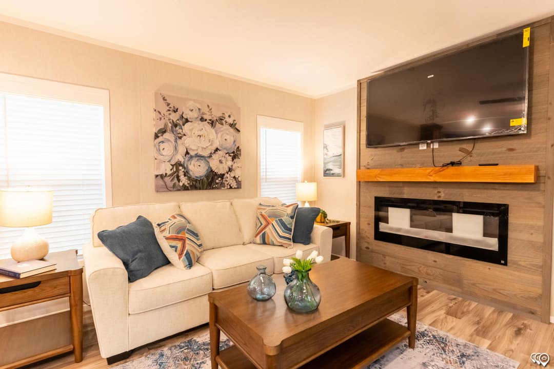 Arc1680-8012 interior home features