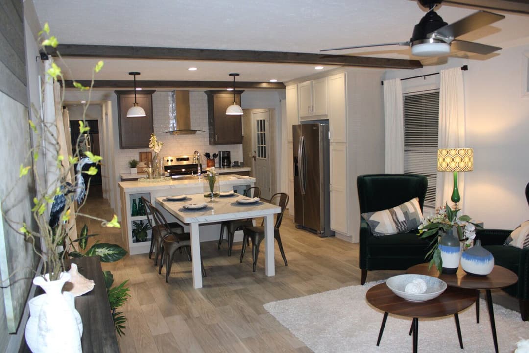 National 24525 interior home features