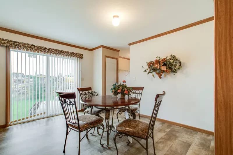 Arlington 2214 interior home features