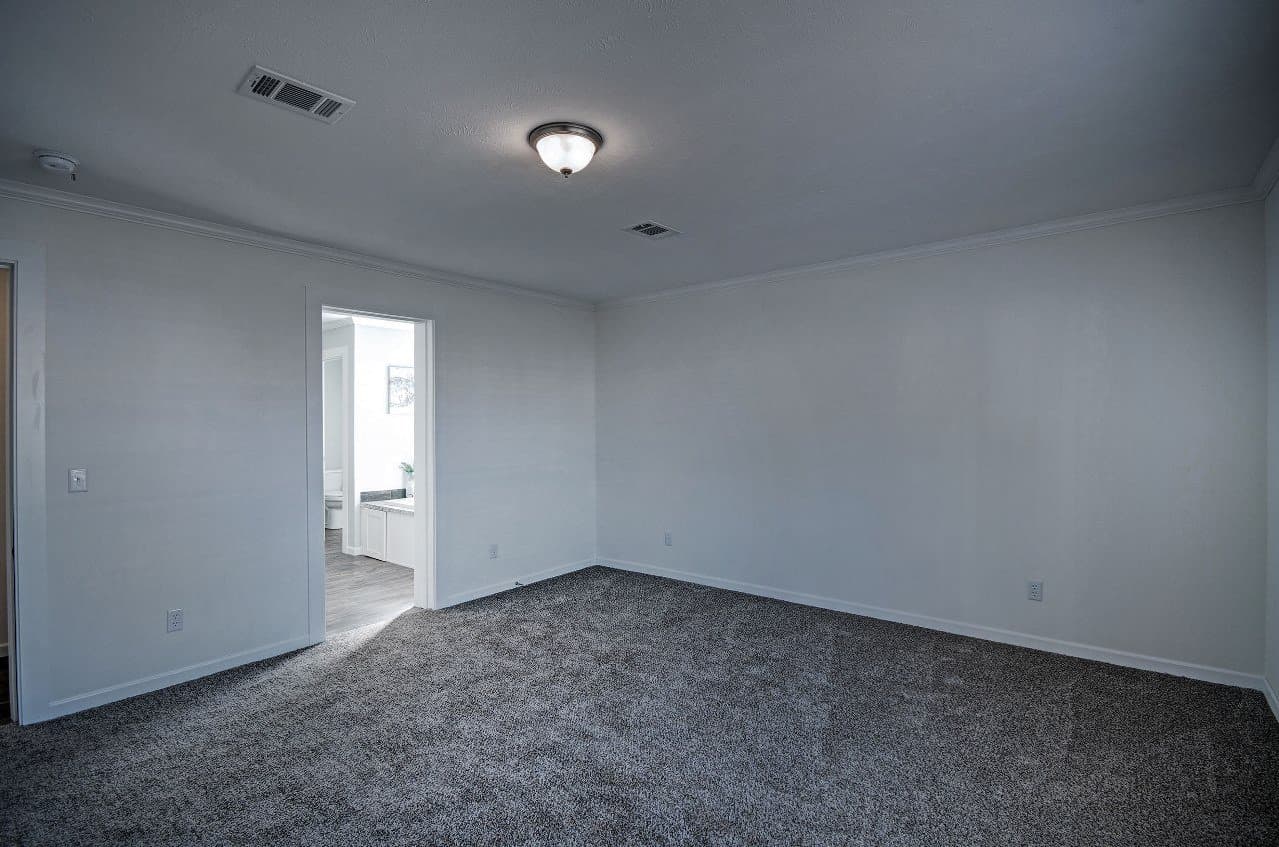 Sardis bedroom home features