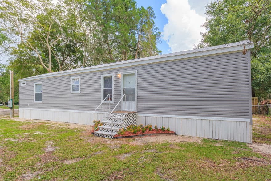 Bayport elevation and exterior home features