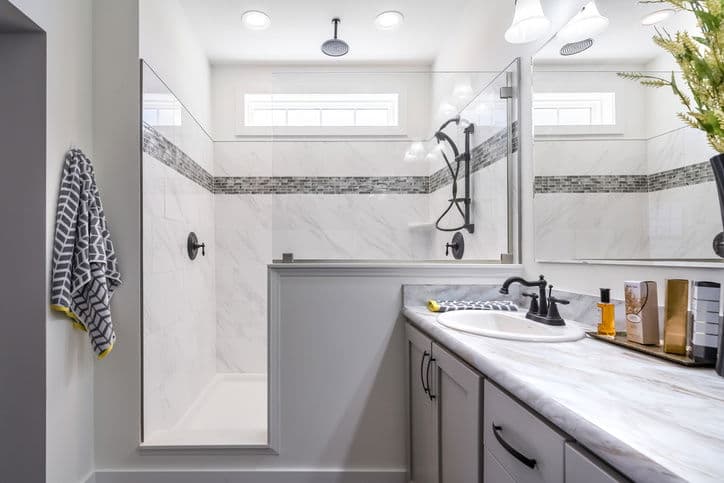 Saddle ridge 28663a bathroom home features