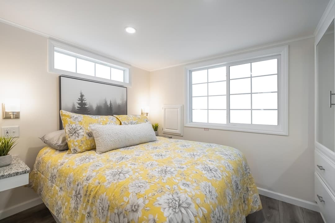 Shore park 1969sl bedroom home features