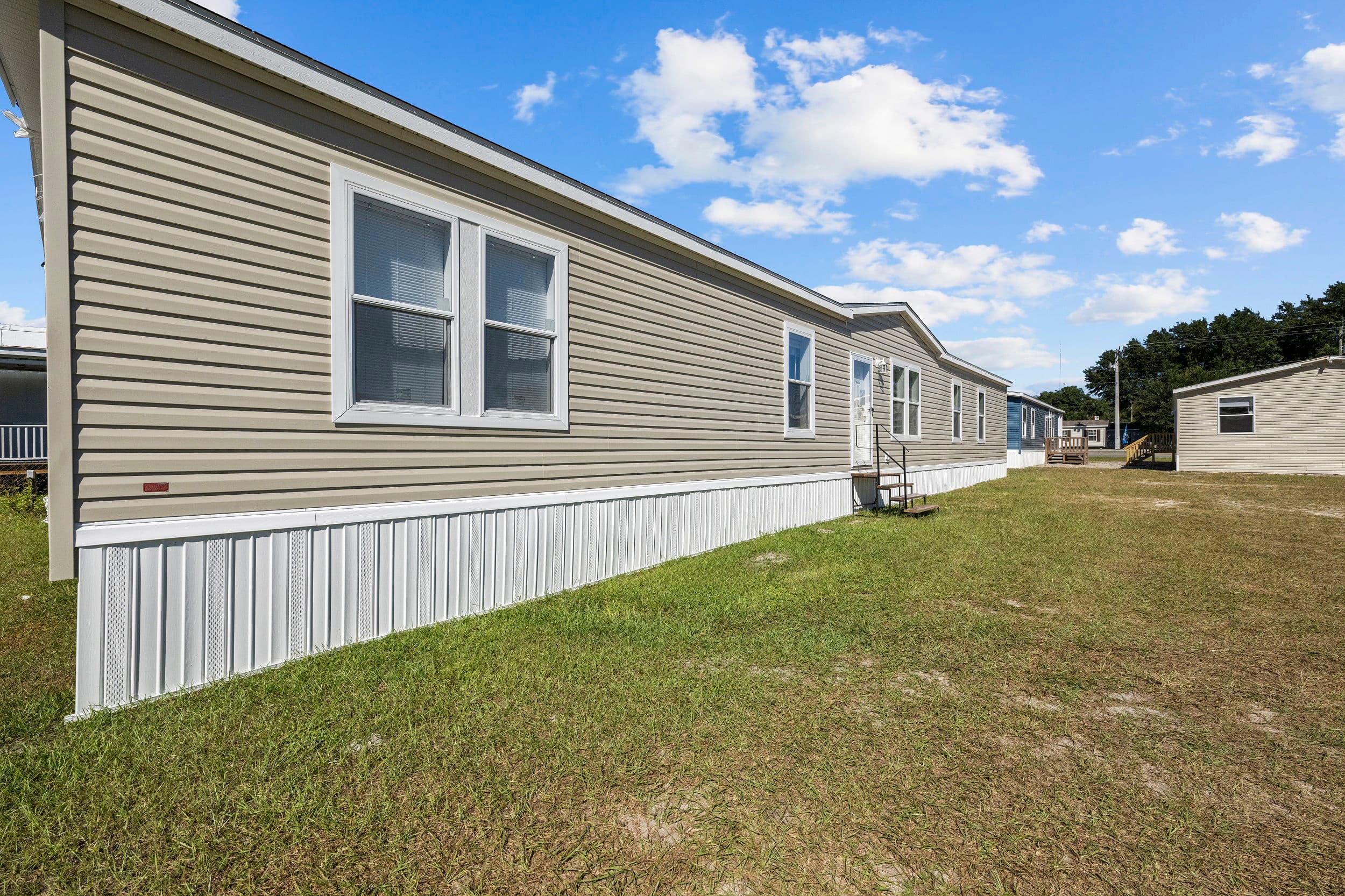 Keaton w/activity room exterior home features