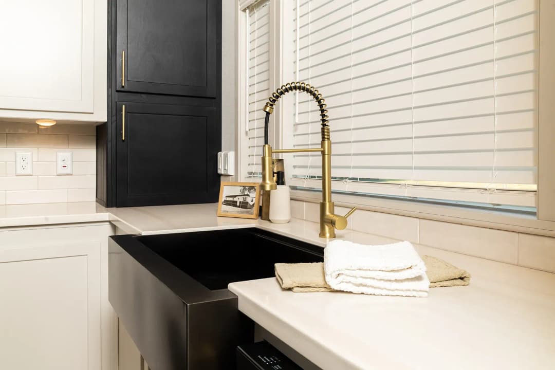 Canadian eldorado 6450 kitchen home features