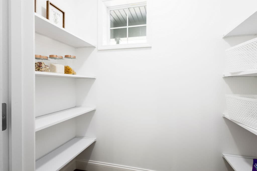 Ultra ranch 2p2460-x interior home features