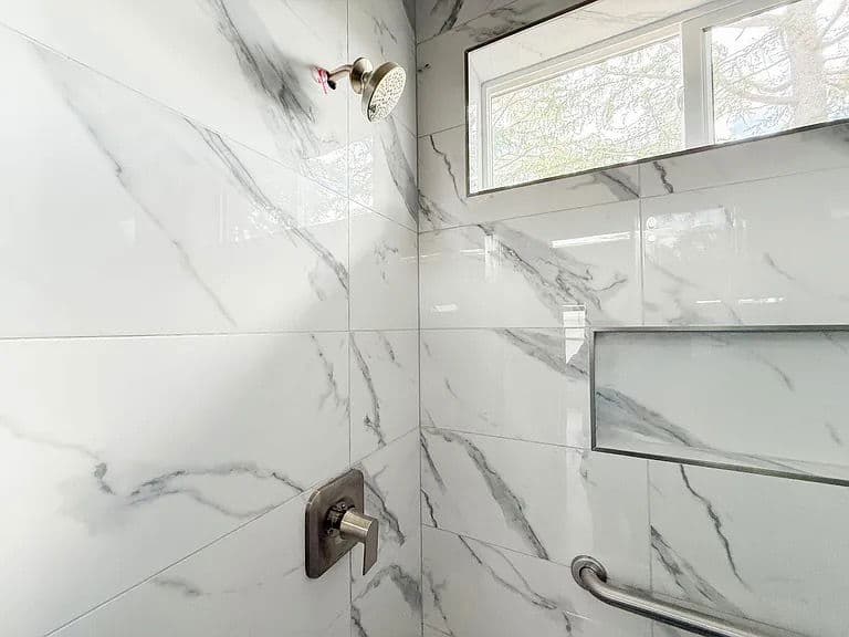 Huntington bathroom home features