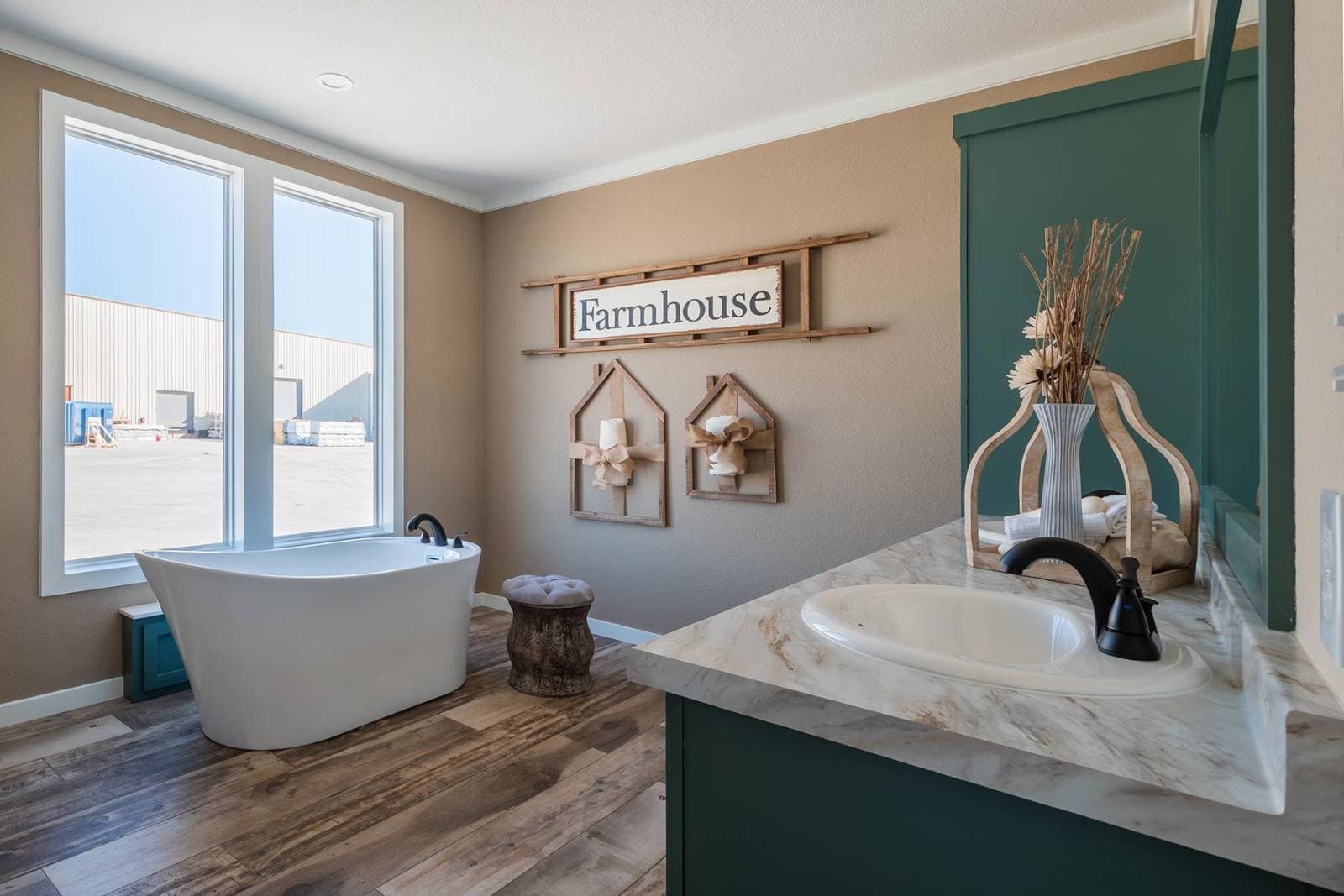 Innovation 3266f bathroom home features