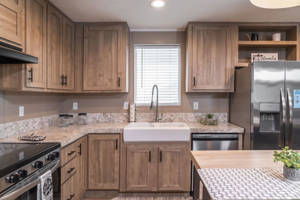 Tradition 56d kitchen home features