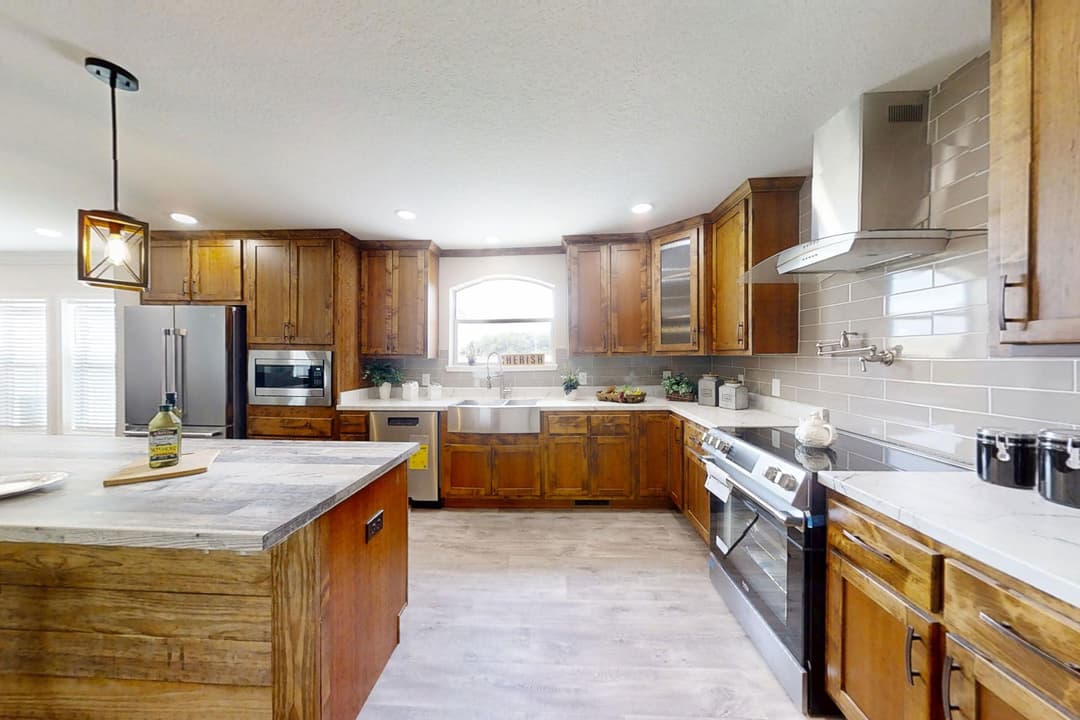 Pri3270-2014 kitchen home features