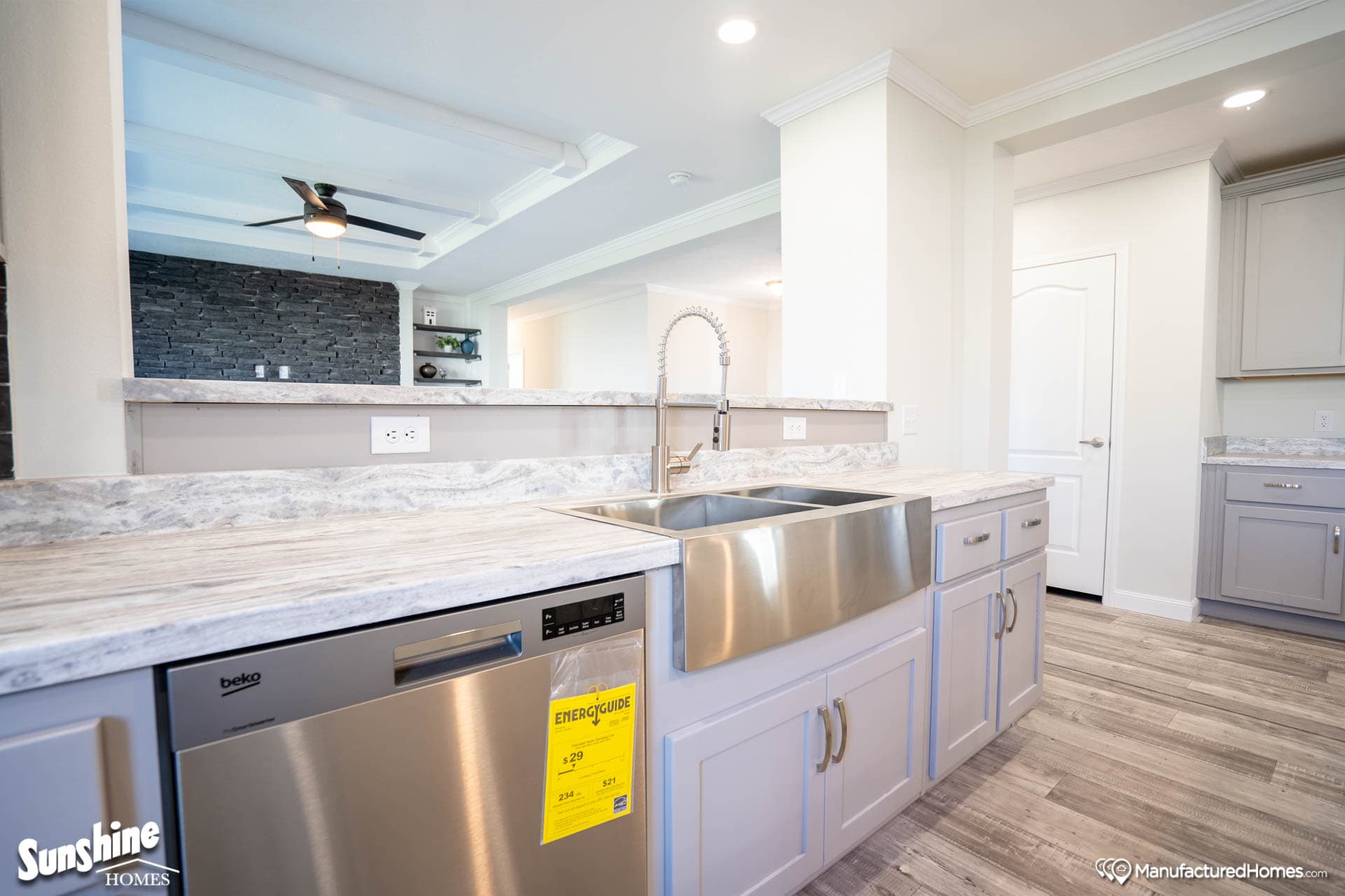 Pri3280-2043 kitchen home features