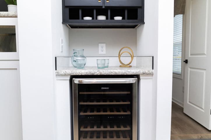 Max premier 2 32643a interior home features