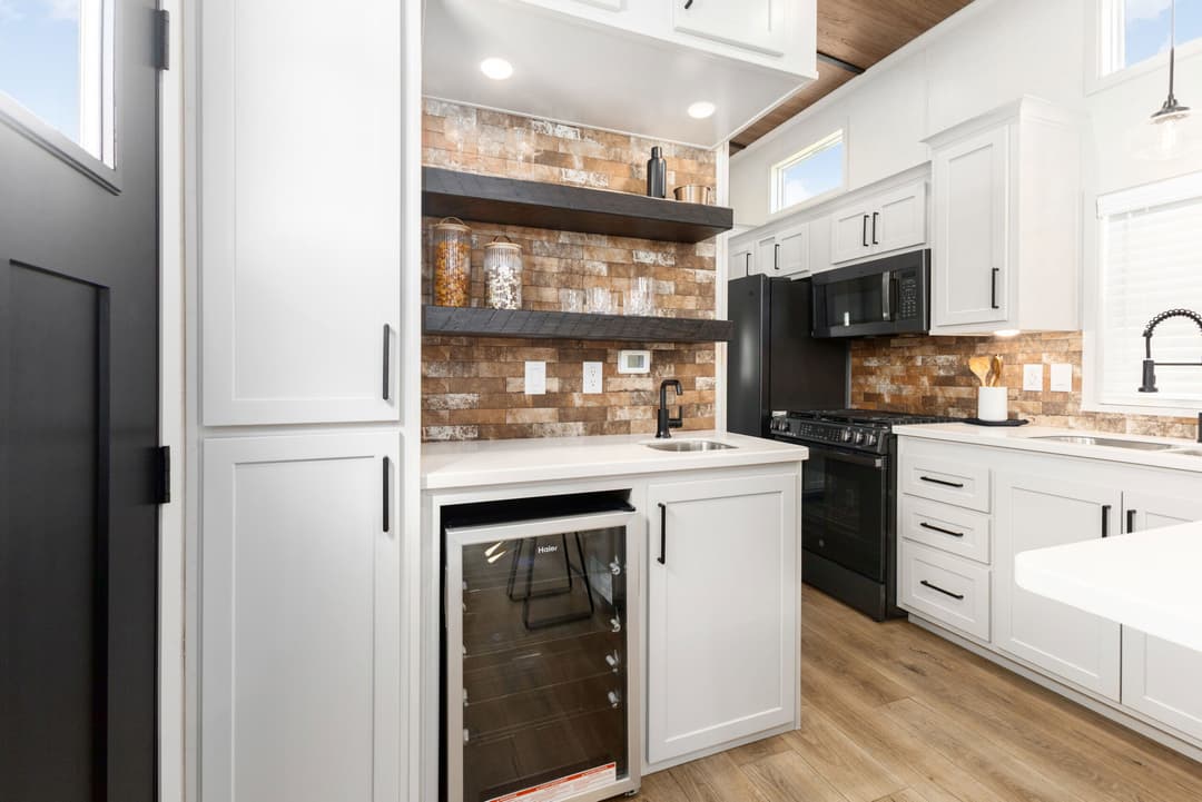 Eldorado 9051 kitchen home features