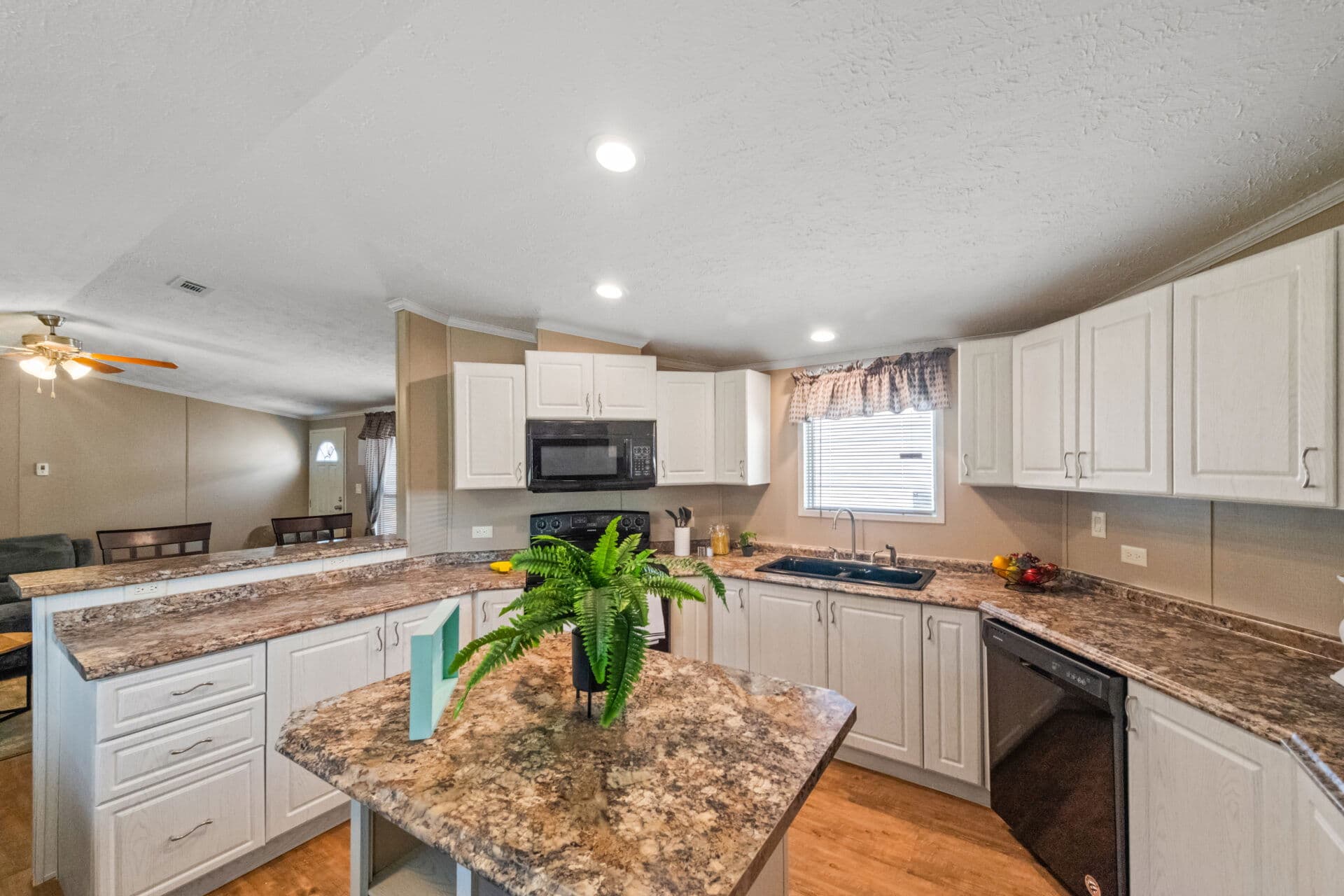 Ultra 18-wide h-18×80-32f kitchen home features