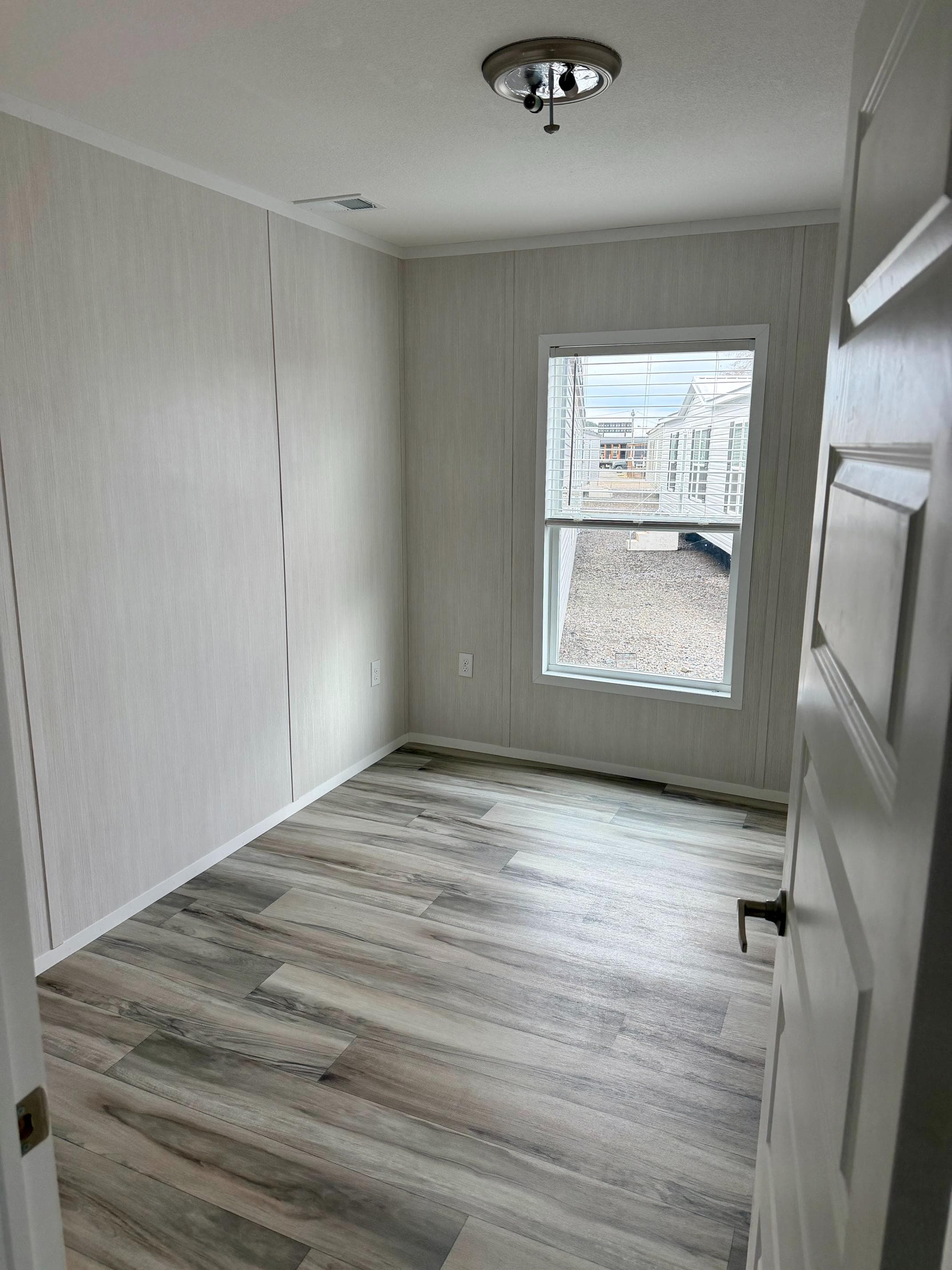 The andrew 80 interior home features