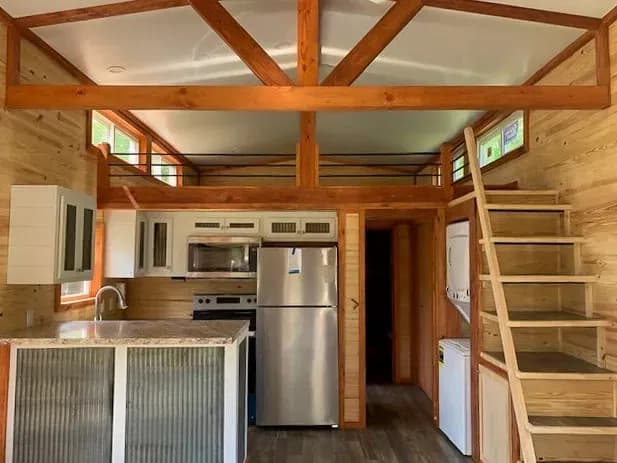 Campfire bliss | 4b 116 interior home features