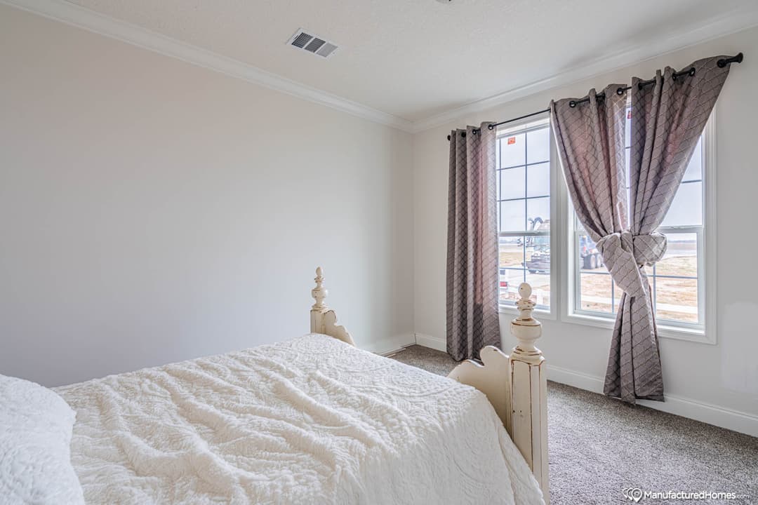 Jasmine i bedroom home features