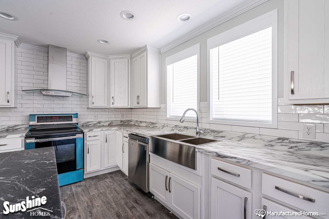 Pri3270-2008 kitchen home features