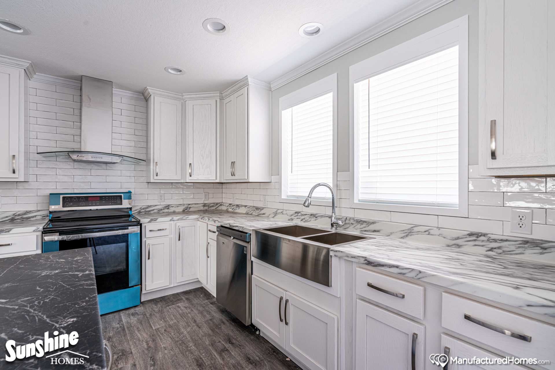 Pri3270-2008 kitchen home features