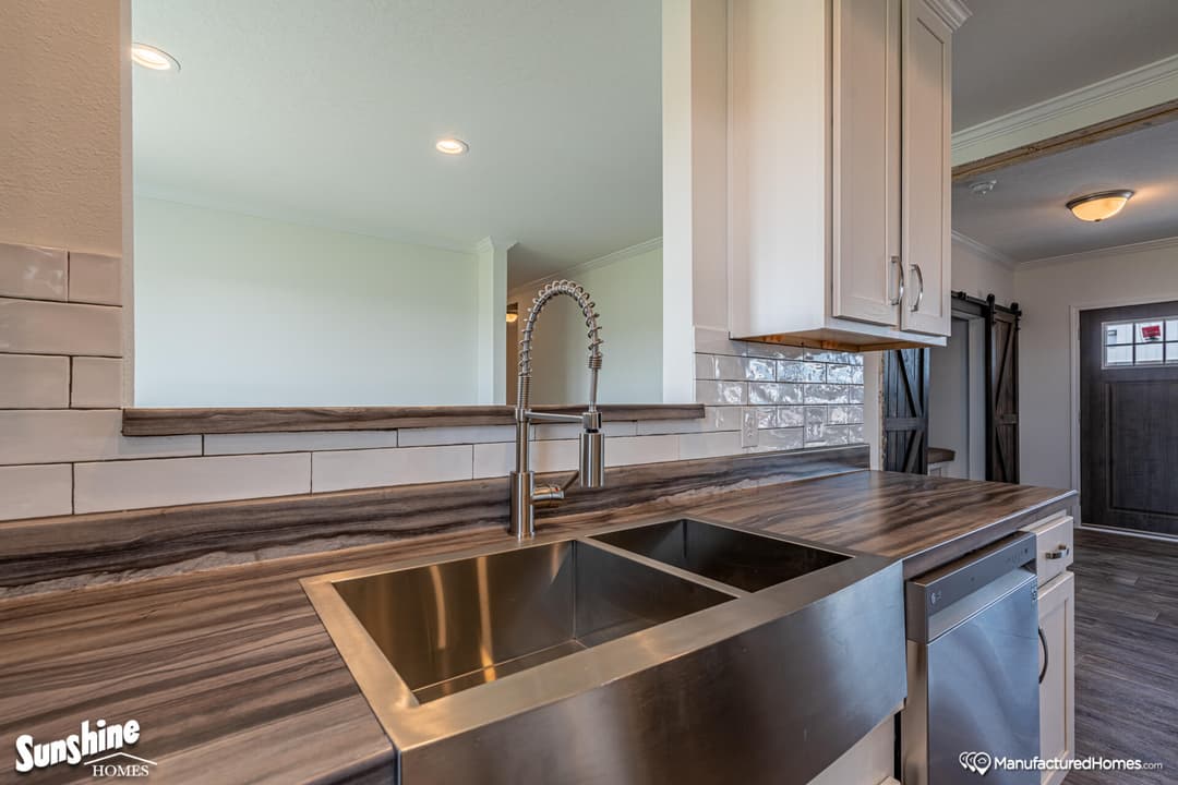 Pri3280-2049 kitchen home features