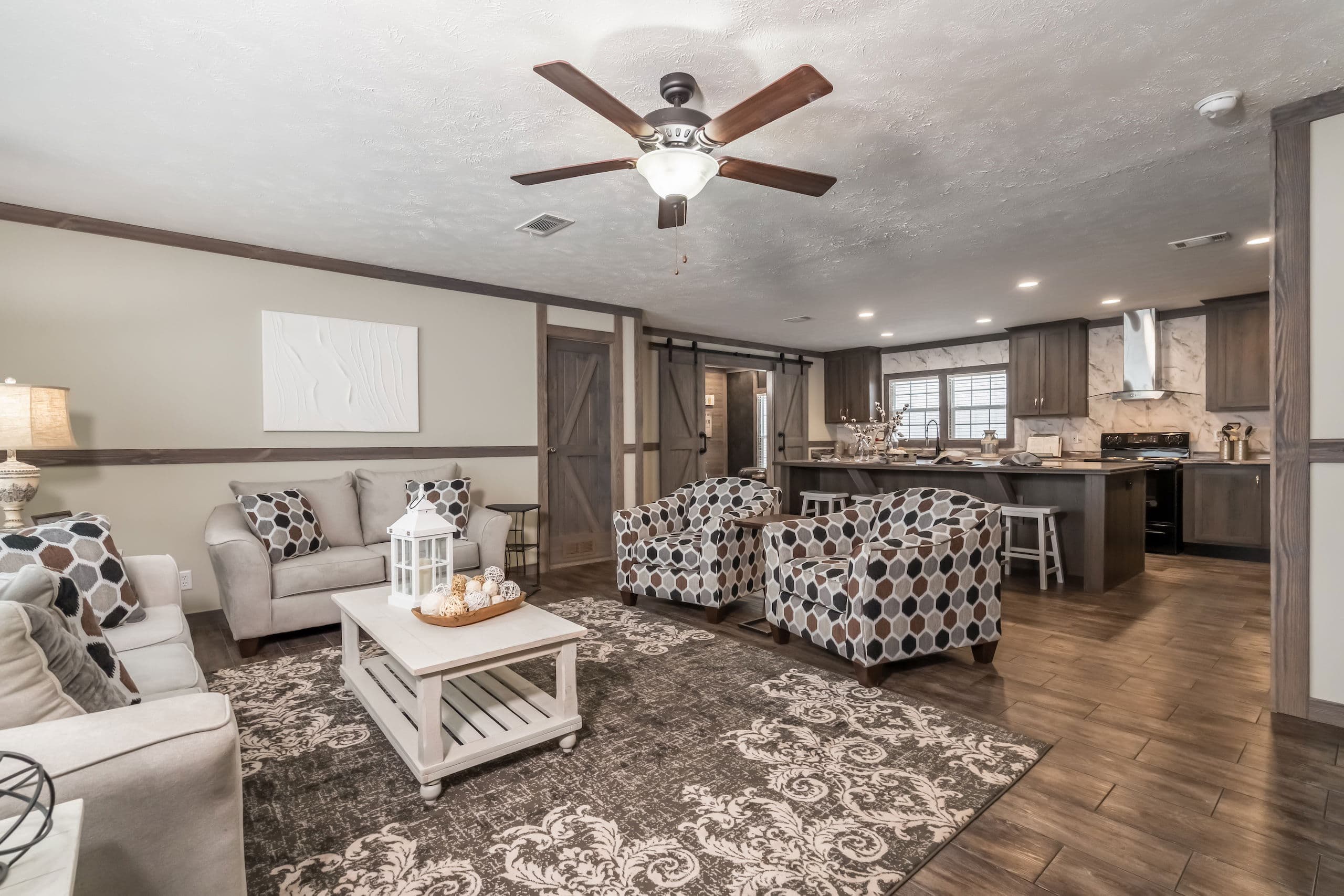 Md-44-32 housecat interior and hero home features