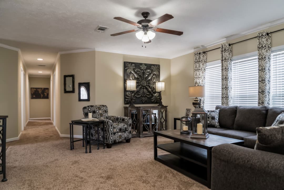 Kb-3241 interior home features