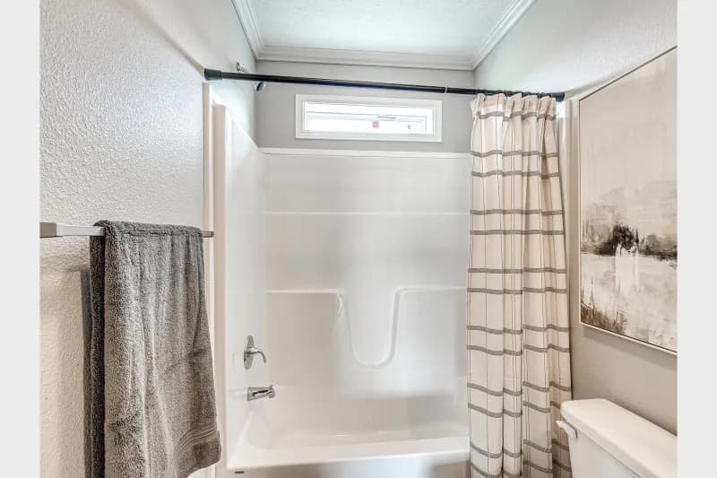 Genesis 9302 bathroom home features