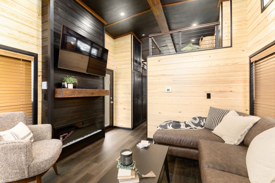 Eldorado 9001 interior home features