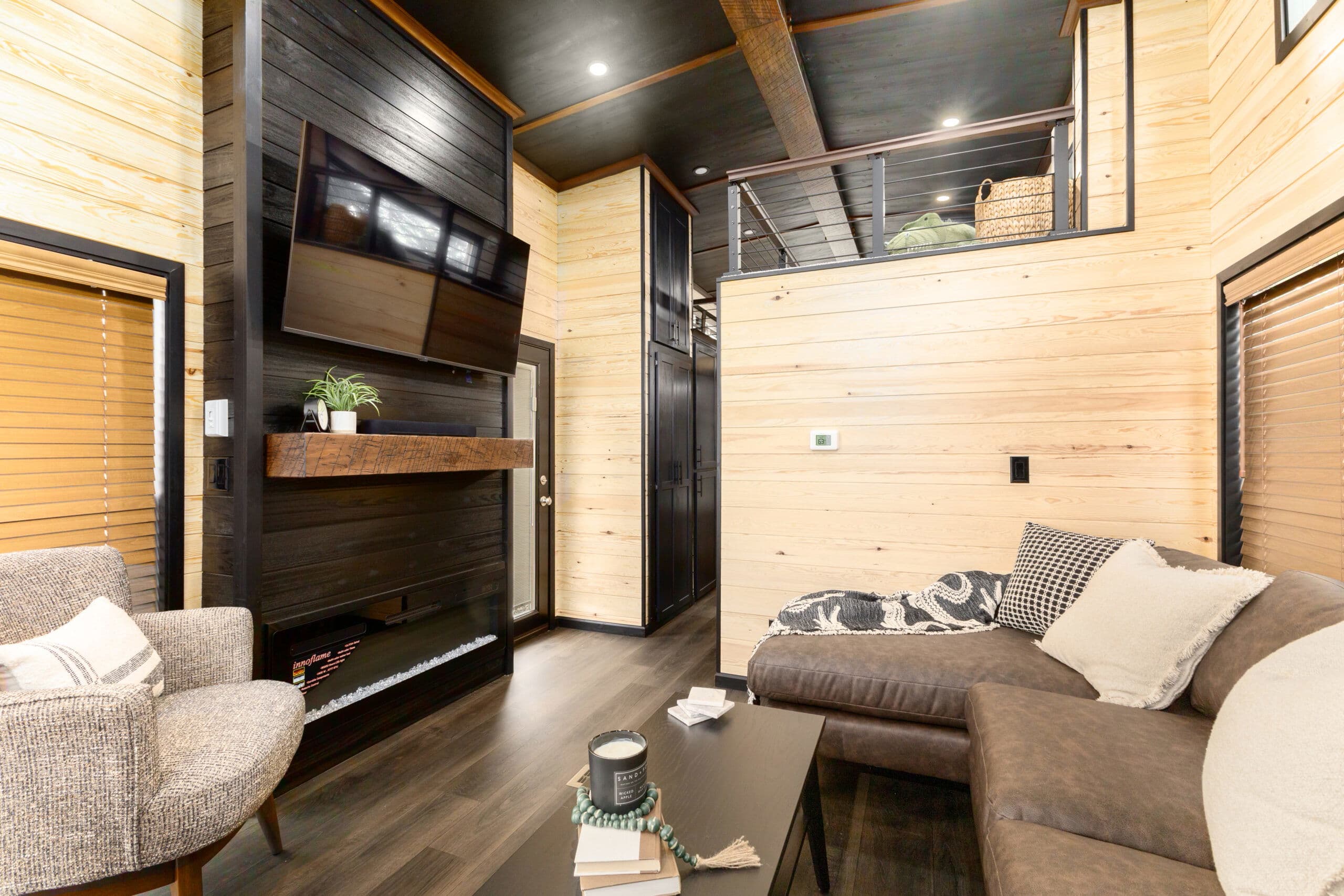 Eldorado 9001 interior home features