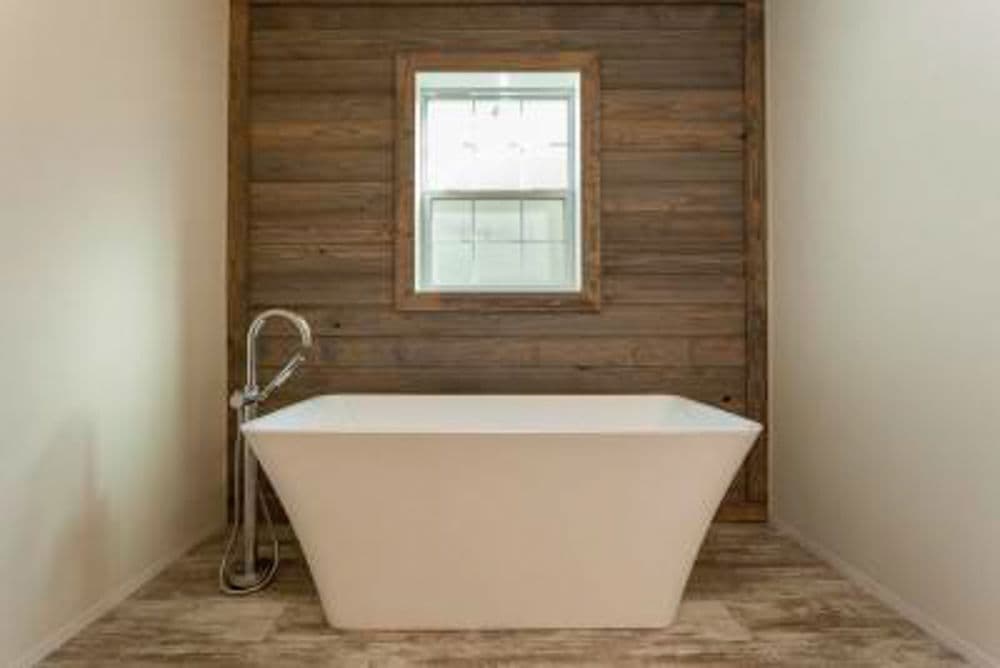 Moyne bathroom home features