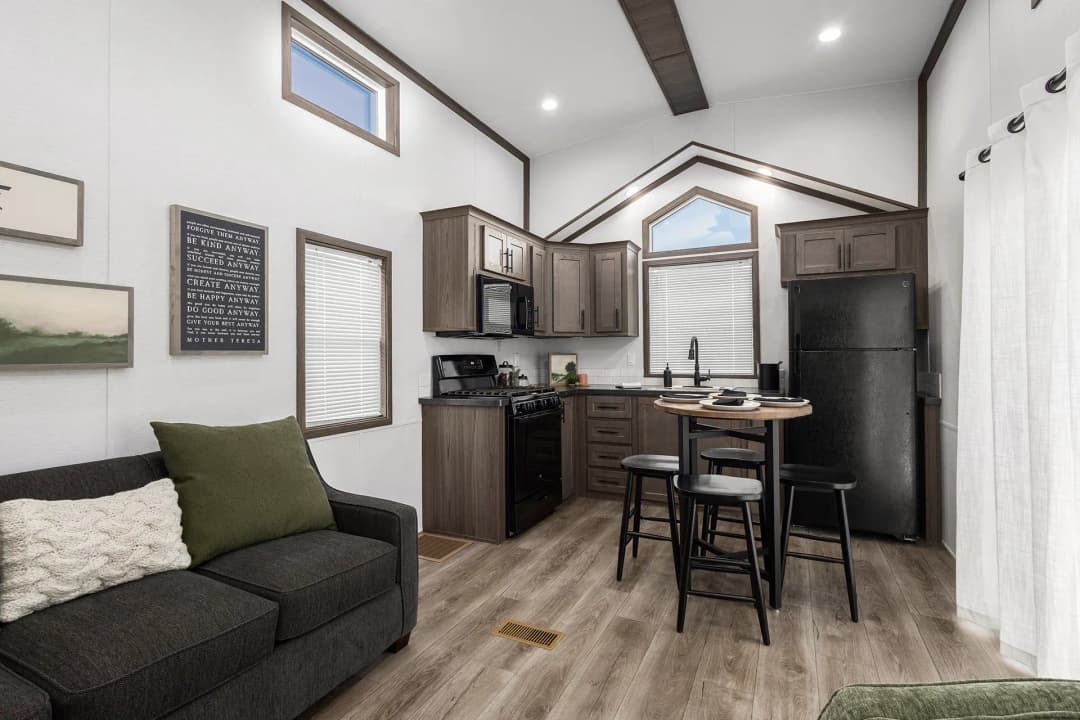 Canvas 7001 kitchen home features