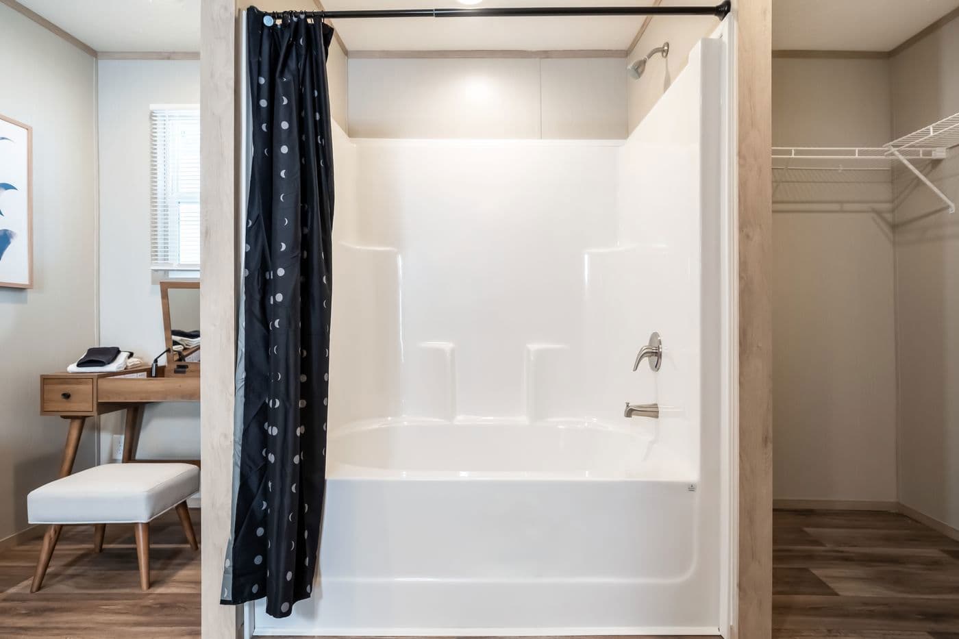 Rainier bathroom home features