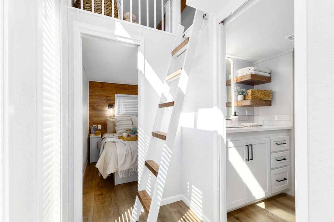 Island 6449 interior home features