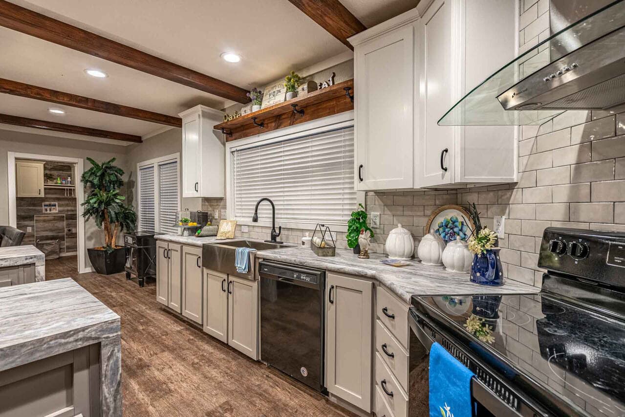 Magnum 32764m kitchen home features