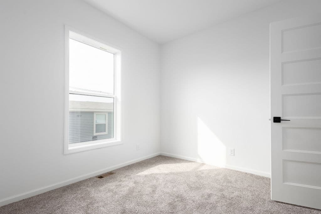 Pinecrest elite modular pgm5008-p bedroom home features