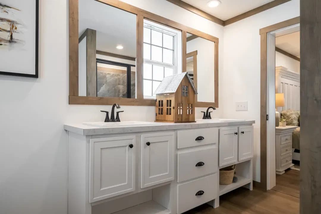 The lizzie bathroom home features