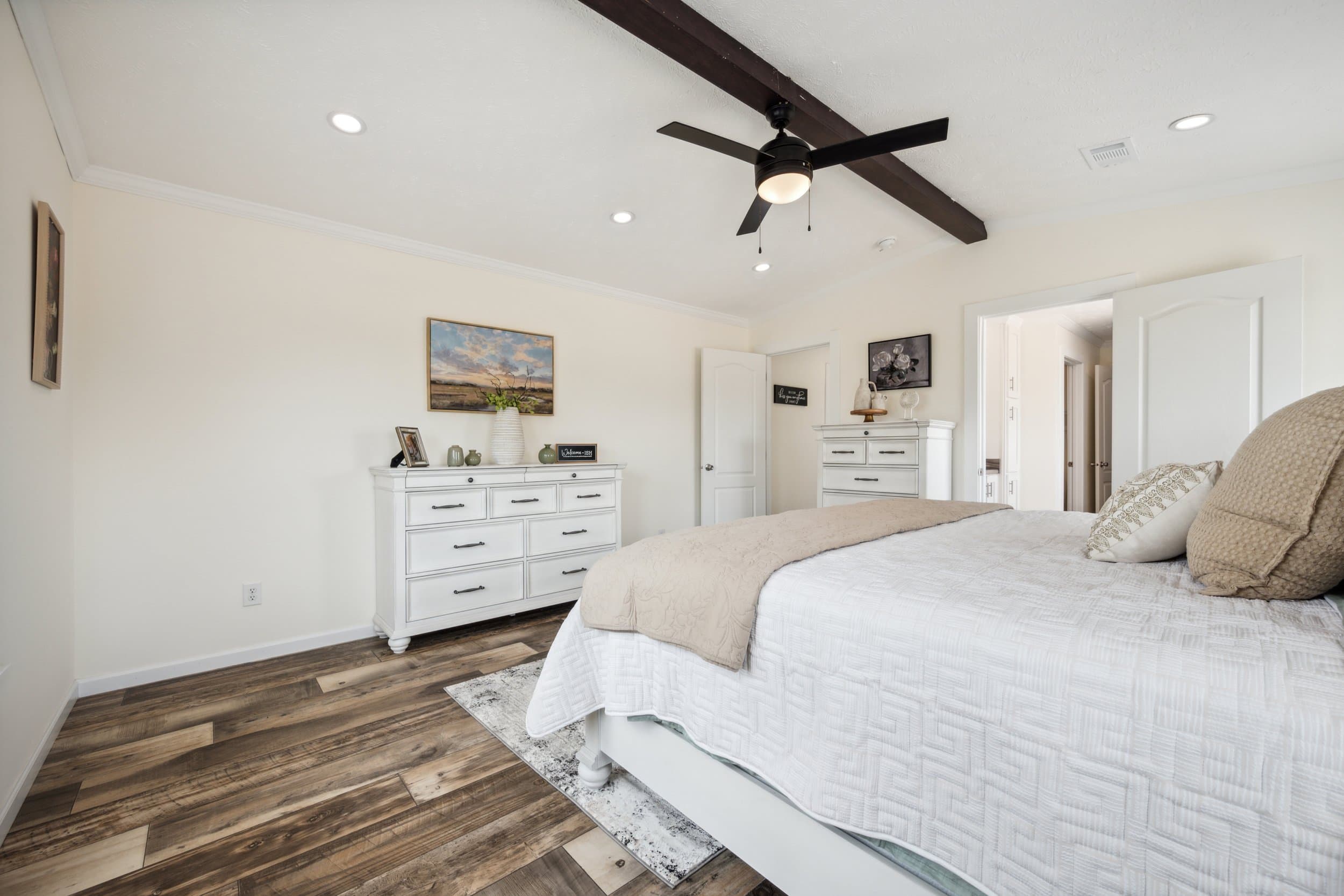 Nexus bedroom home features