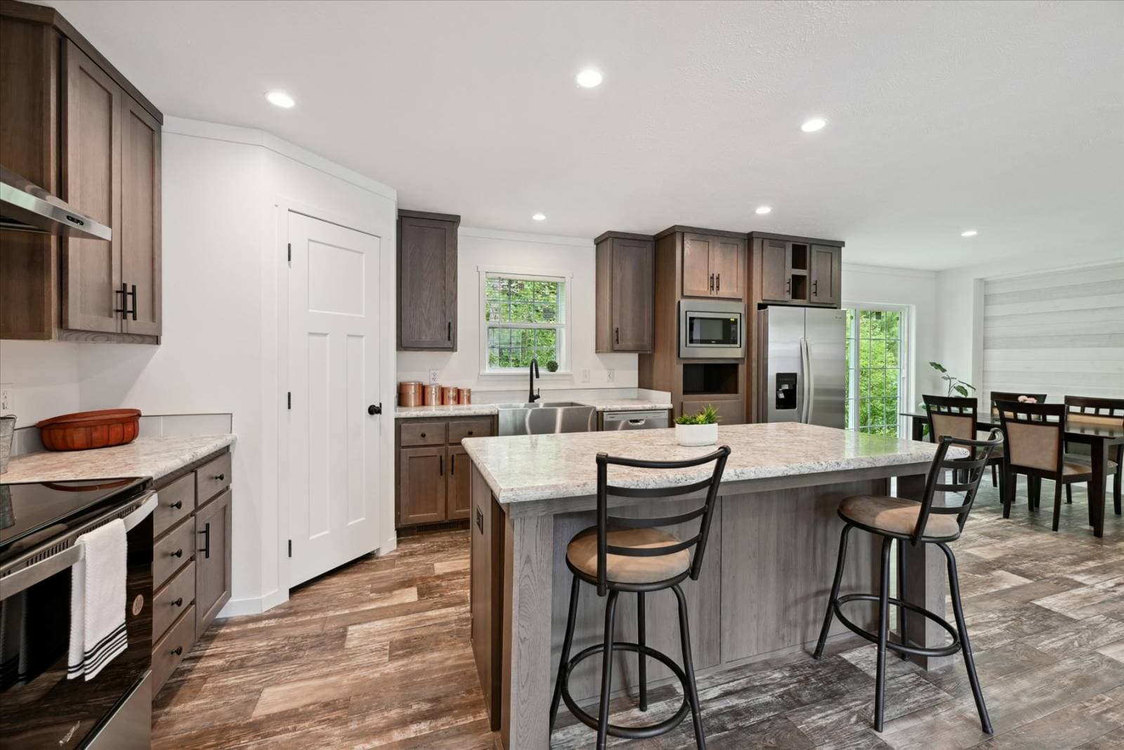 Elevate 56 kitchen home features