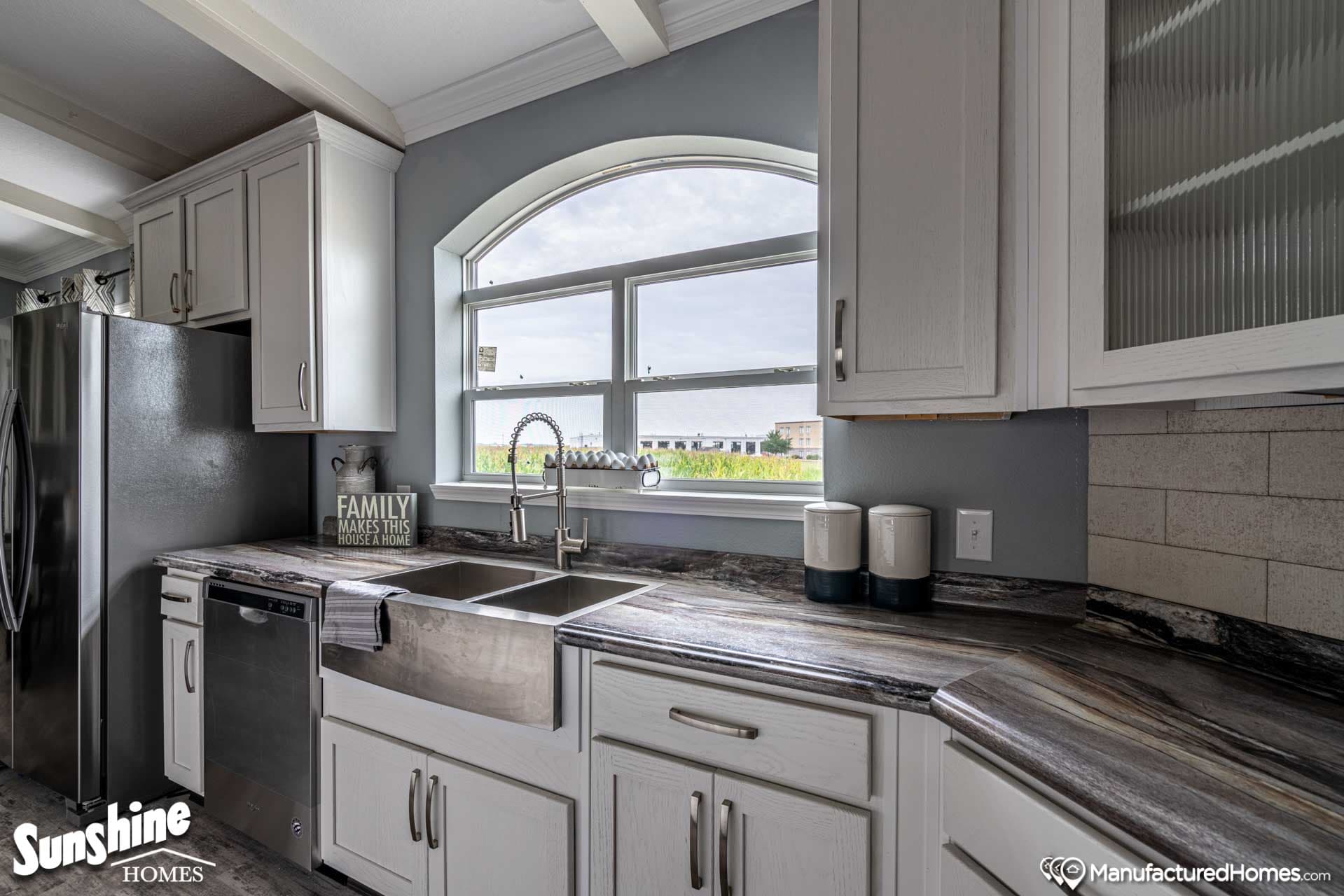 Pri3280-2018 kitchen home features