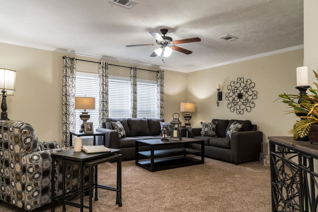 Kb-3241 interior home features