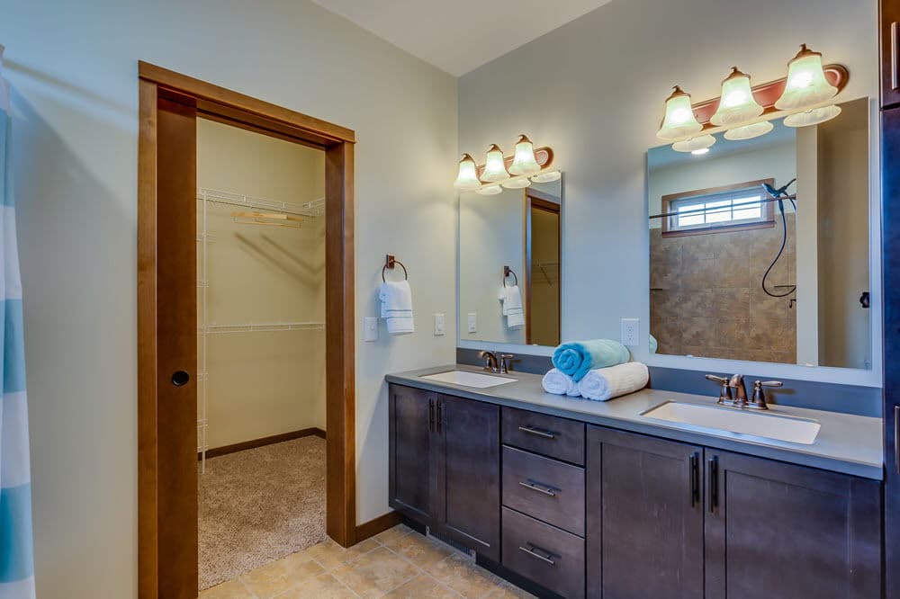 Craftsman ii bathroom home features