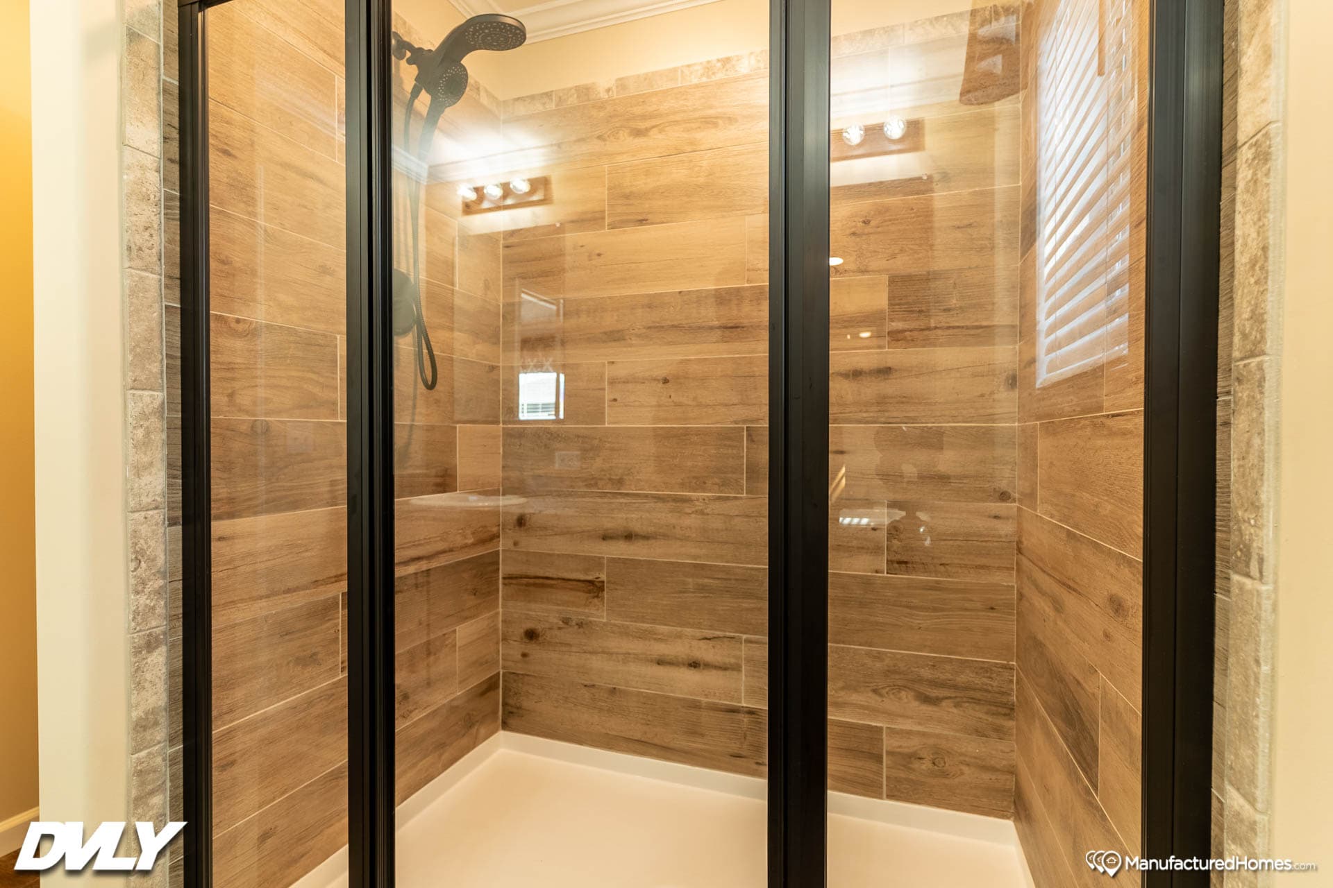 The lodge 5 bathroom home features