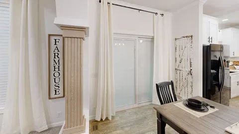 Mod4683z interior home features